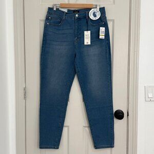 NWT Curve Appeal High Rise Essential Skinny Jean Women 14/32 Blue Stretch Casual